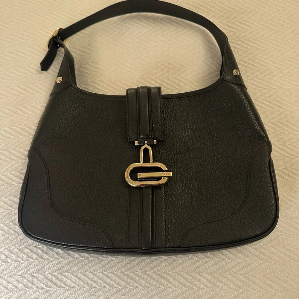 Authenticated Gucci Black Leather Shoulder Bag with Gold Hardware - Picture 1 of 14